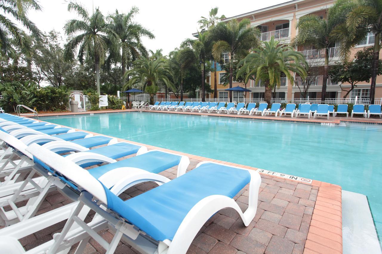 Mizner Place At Weston Town Center Exterior photo