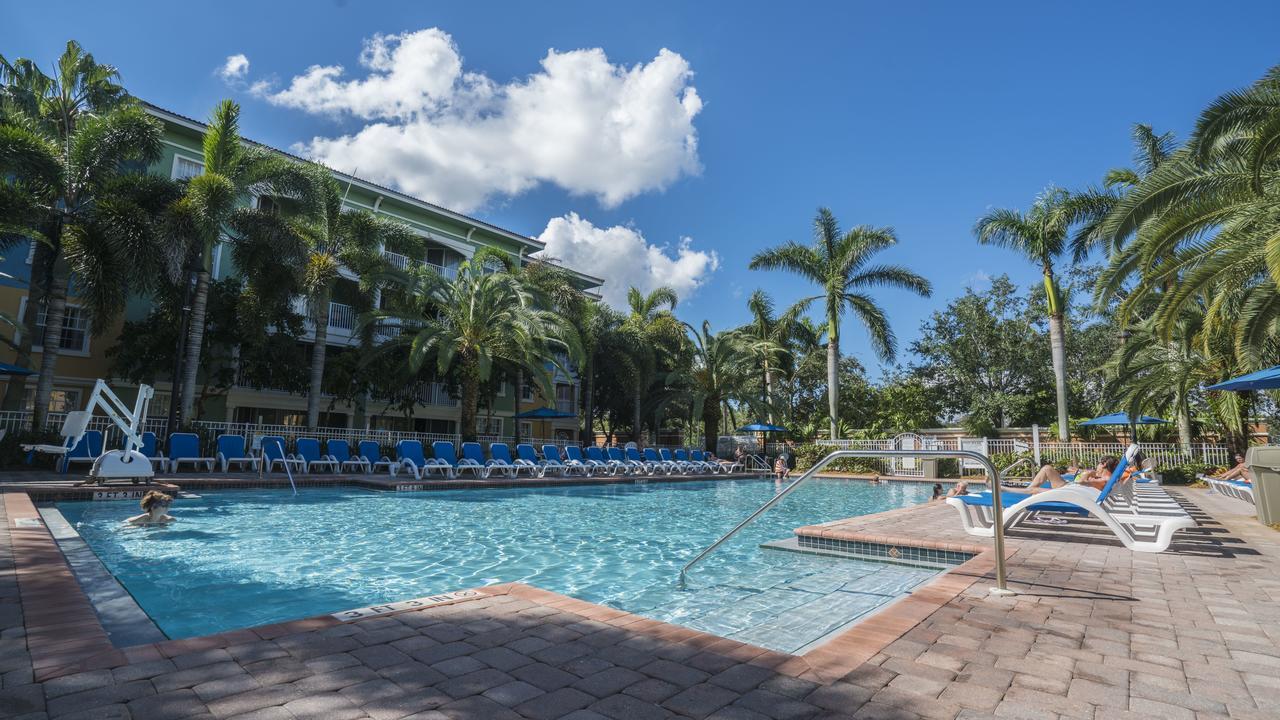 Mizner Place At Weston Town Center Exterior photo